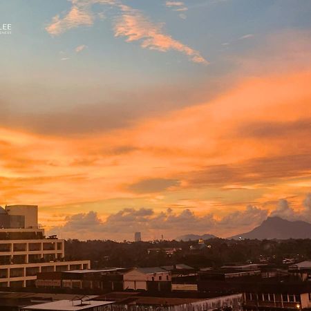 Hock Lee Hotel&Residences Kuching Exterior foto